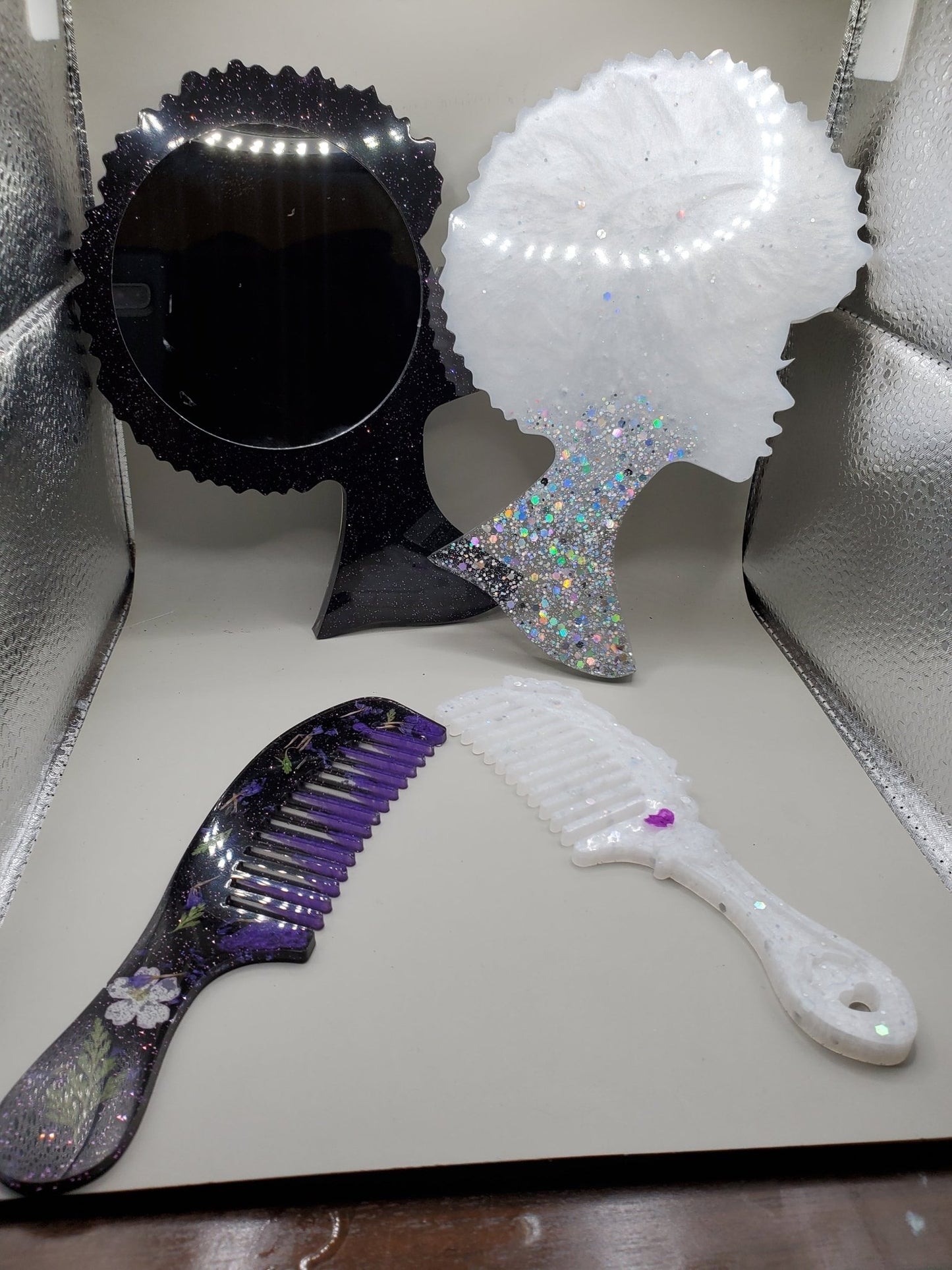 Handheld Mirror and Comb sets - Helloboutiq LLC